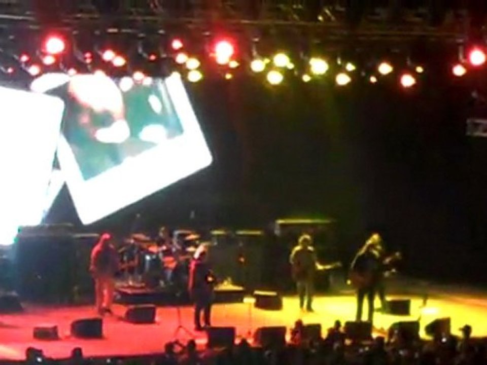 Πυξ- Λαξ η μεγάλη επιστροφή