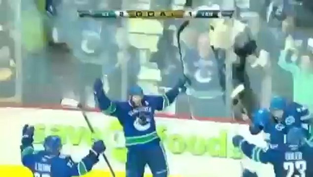 Canucks KO Sharks, Advance To Cup