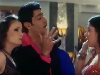 Koi-Mere-Dil-Mein-Hai-(2005)_004