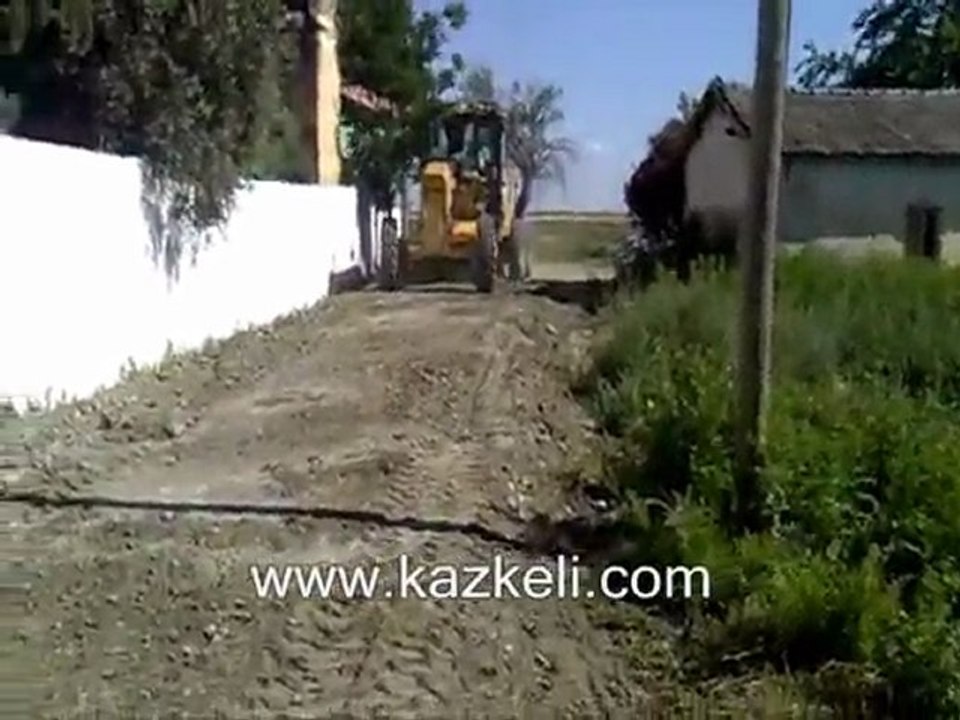 caminin çukur yolu dolduruldu