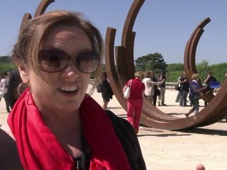 Versailles showcase for iconic French sculptor