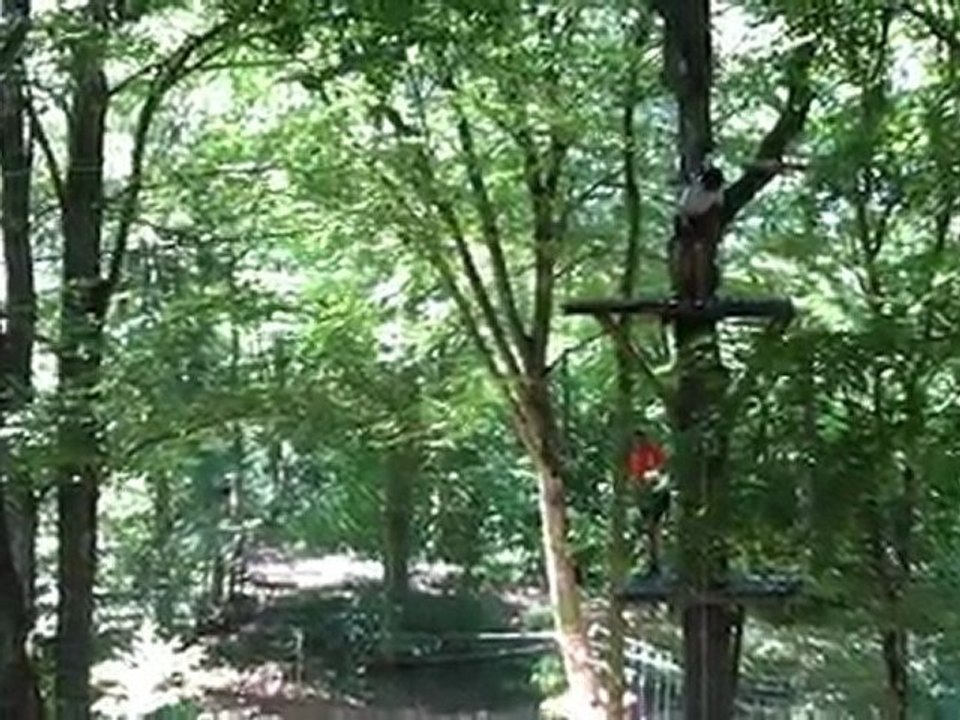 Adrien sur la tyrolienne