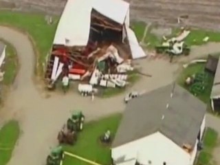 Tornades USA : vues aériennes de destructions