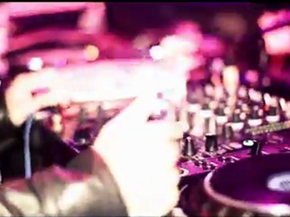 BIG ALI & Dj D-Bass at OSCARS DU FOOT 2011 // Showcase Club