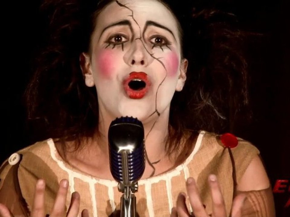 Entr'Axe - Bloody Cabaret