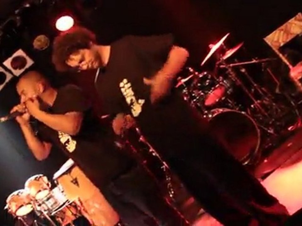 Extrait 1 de "Primate" au "Catering-Café-Music" le 07/05/2011
