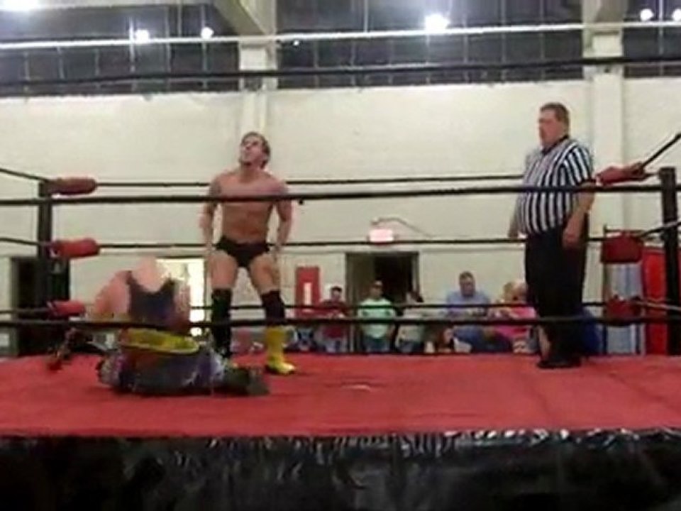 eXodus vs Derek Ryze 4-30-2011 Pride and Honor