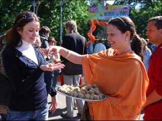Наталья Лайдинен  "А время переводит стрелки..."