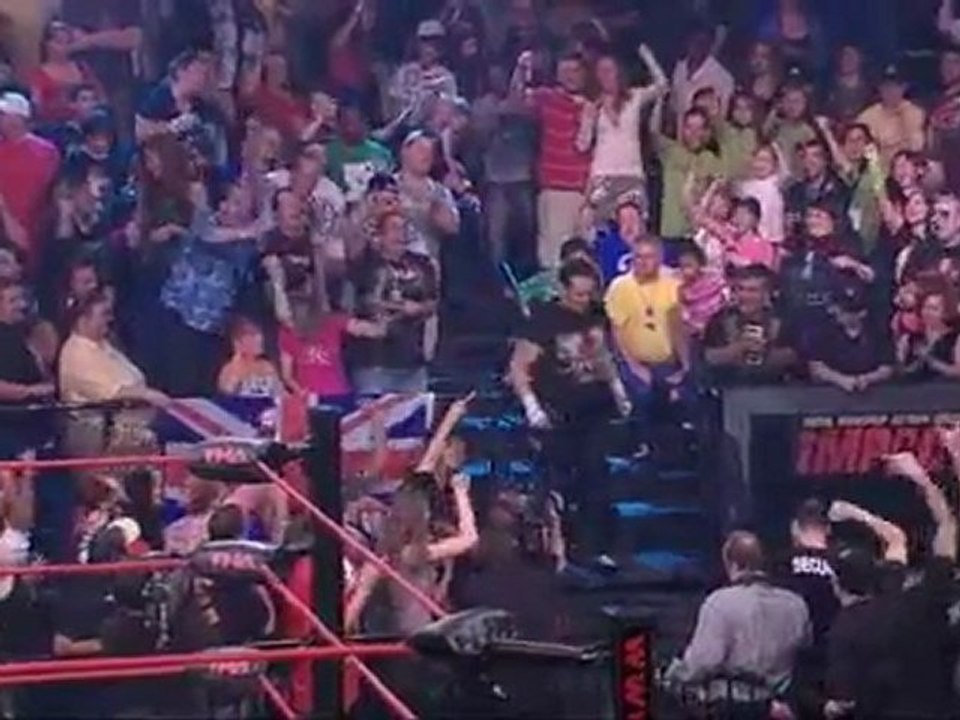 BULLY RAY vs. TOMMY DREAMER