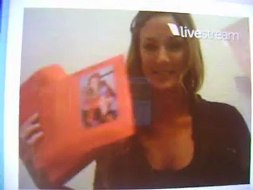Paula Twitcam 1 - 26 de Mayo 2011
