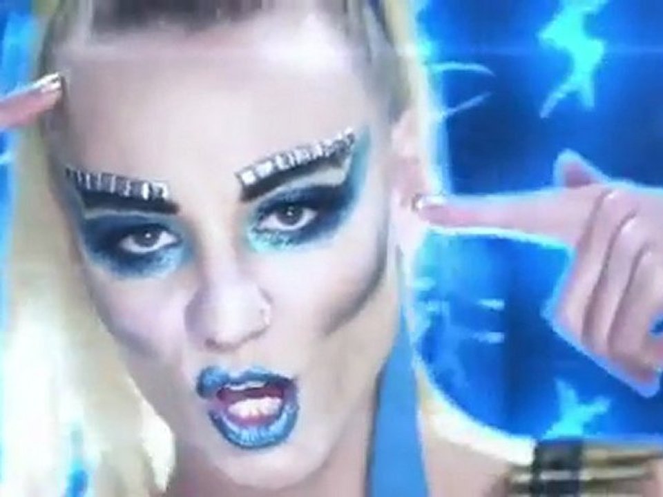 Yvonne Strahovski parodies Gaga
