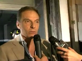 Napoli, incendio al comitato elettorale di Lettieri