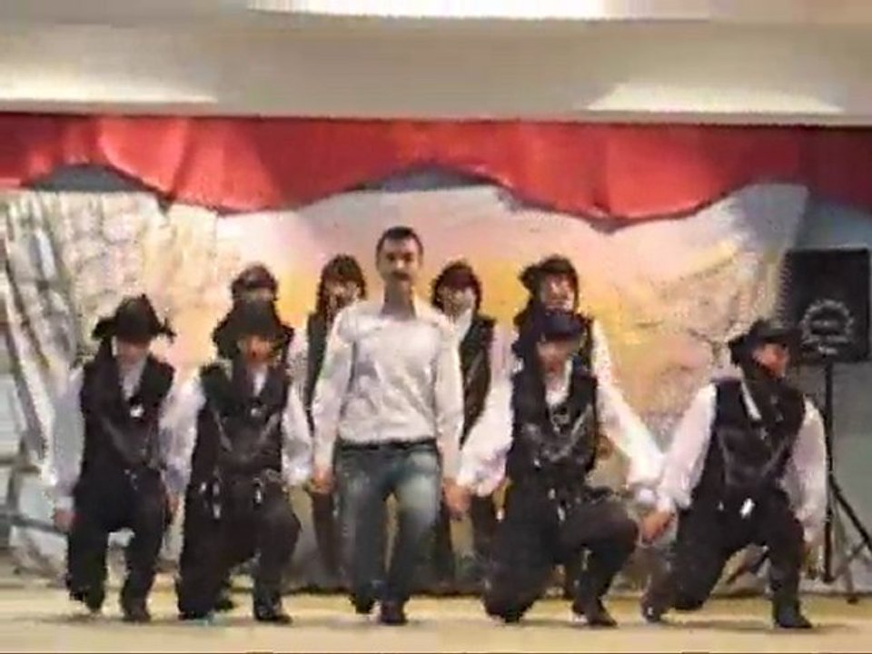 AHMET CAN BALİ LİSESİ 19 MAYIS 2011 FOLKLÖR GÖSTERİSİ