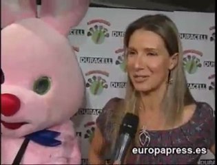 Anne Igartiburu y Sonia Ferrer, con los más pequeños