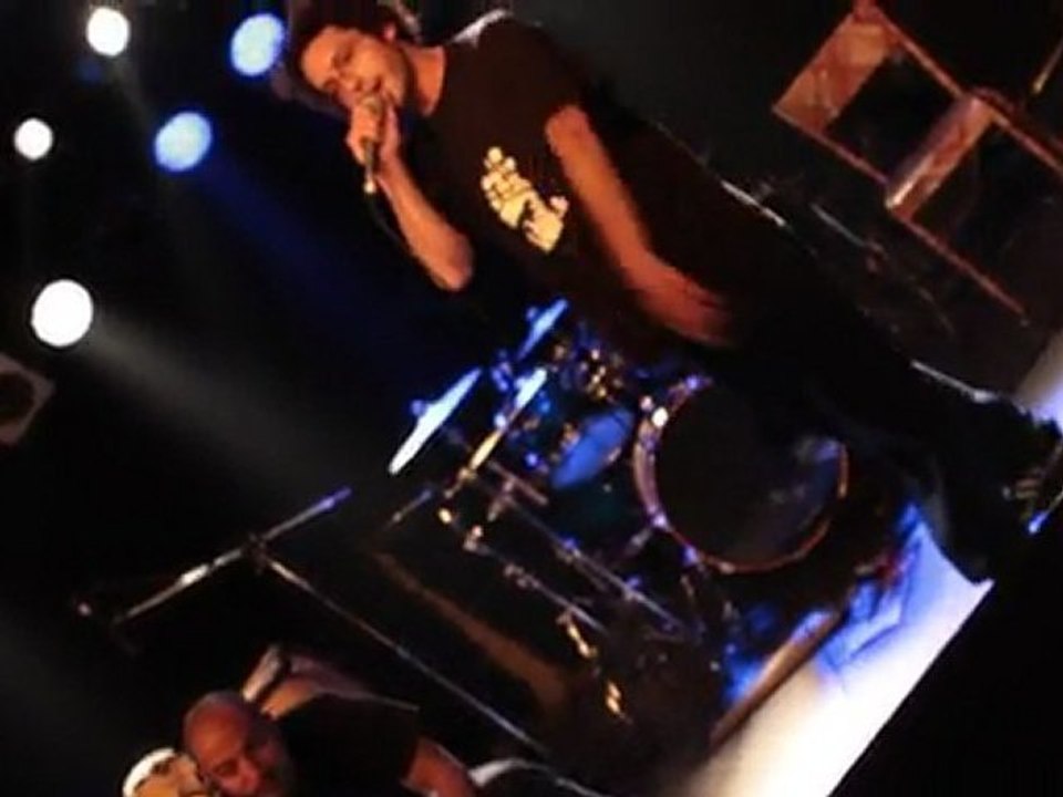 Extrait 2 de "Primate" au "Catering-Café-Music" le 07/05/2011