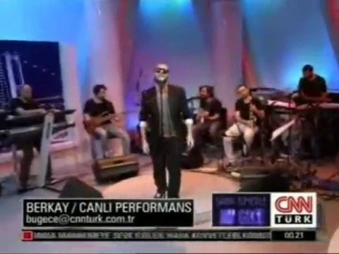 Berkay - Gitmeseydin 2011 (CNN Türk Canlı Performans)