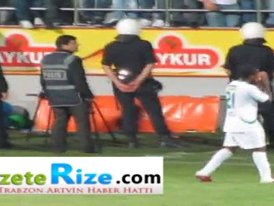 Freddy Adu Rizeden üzgün ayrıldı