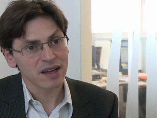 Un bébé, pas assez pour redorer le blason élyséen, selon l'Ifop