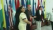 Raúl Castro recibe al cardenal Tarcisio Bertone
