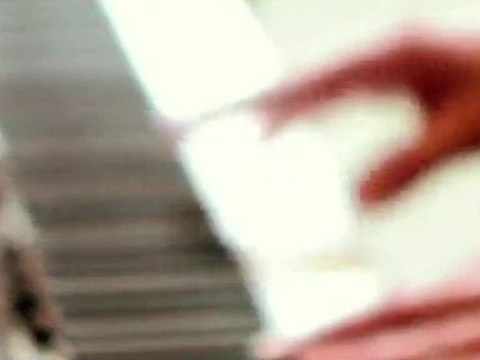 Christophe Hondelatte chante Dr House (clip)