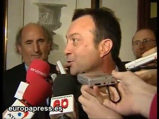 Cobo dice que Aguirre no tiene apoyos.