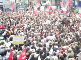 KILIÇDAROĞLUNA SARIYER'LİLERDEN GÖRKEMLİ KARŞILAMA