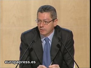 Gallardón dice que San Gil seguirá en el PP