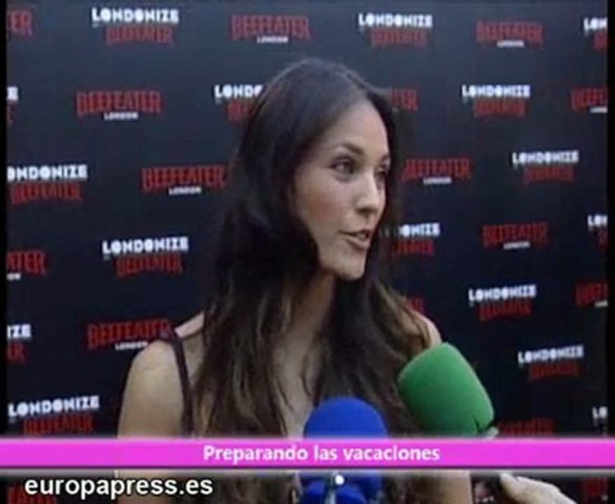 Helen lindes, vacaciones sin pareja