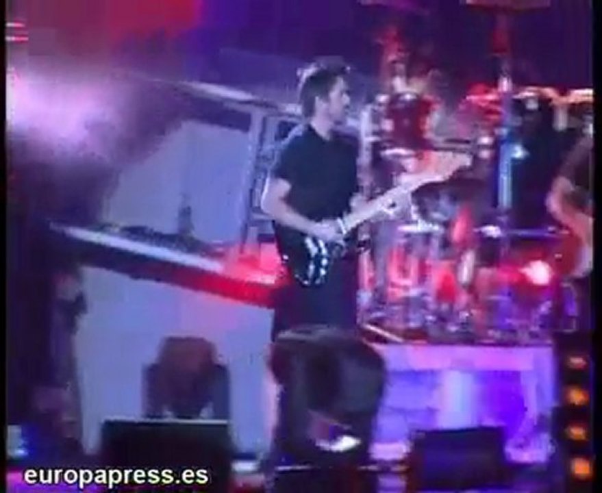 'El canto del loco' y 'Juanes' hacen saltar a sus fans