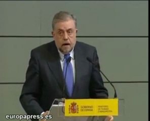 Trabajo reconoce 2009 será "difícil"