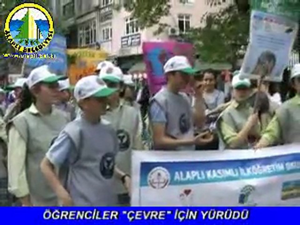 ÖĞRENCİLER ÇEVRE İÇİN YÜRÜDÜ