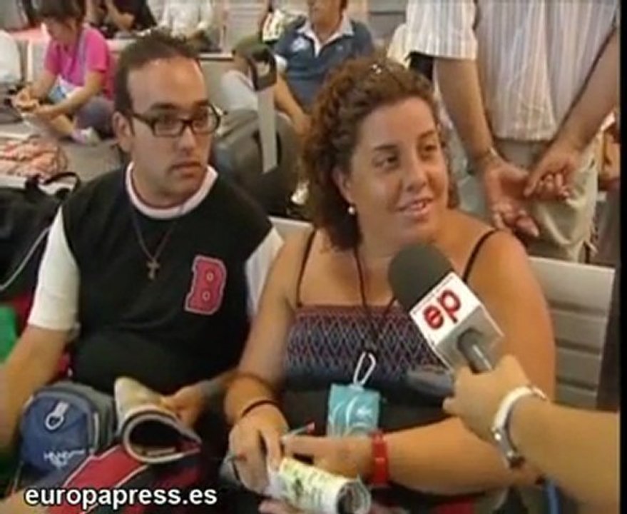 Miles de viajeros inician sus vacaciones