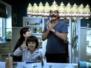 Shah Rukh Khan - Pepsodent Germicheck + Magnets TV Commercial - 2011