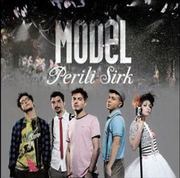 Grup Model - Bir Varmış Bir Yokmuş