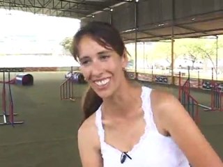 Conheça o agility, um esporte bom pra cachorro