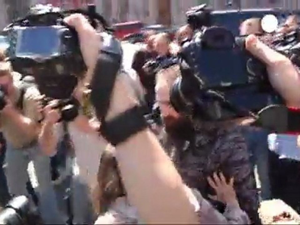 Moscow's Gay Pride parade cut short
