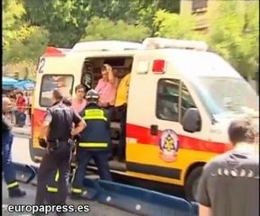 Una ranchera se estrella contra un kiosco