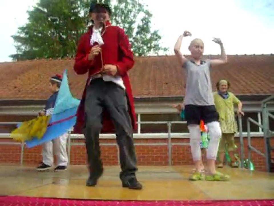 anais a la fete de l ecole