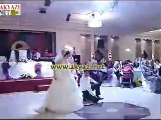 Gelin ve Damat'dan Efe Oyunu