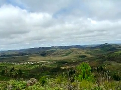 MADAGASCAR.Paysage de montagnes vers Ifasina