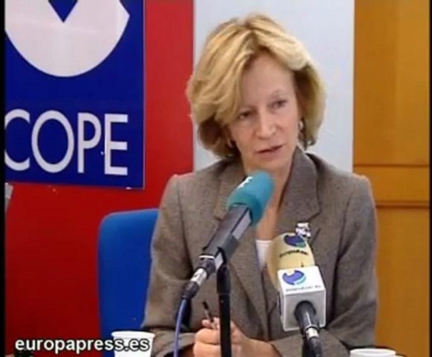 Salgado le pide a la CEOE más austeridad