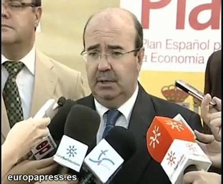 Zarrías da un "sobresaliente" e los ayuntamiento