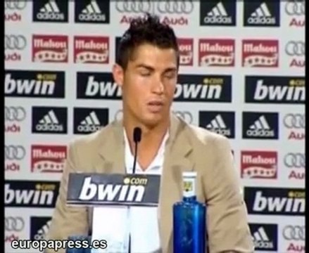 Megan Fox, nuevo rostro de Emporio Armani