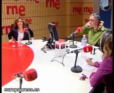 Saénz de Santamaría carga contra De la Vega