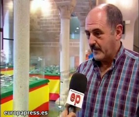 Download Video: 2.000 'figuritas' militares en Badajoz