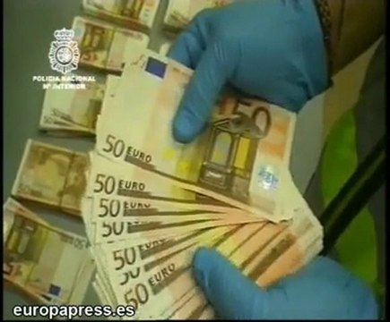 Intervienen un bolso con mil billetes falsos