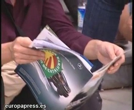 Agricultores concentrados frente a comisaría