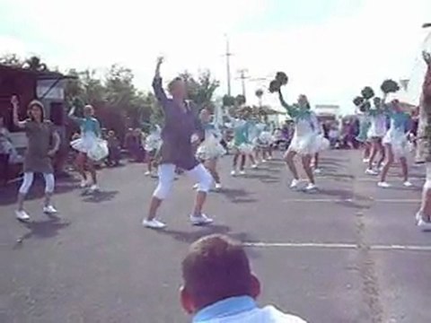 Majorette de guignicourt (Les Grandes en ponpon) 51100 / 02