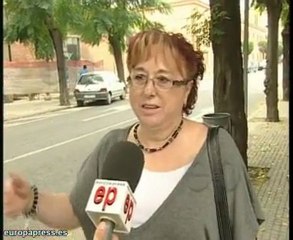 Un joven apuñala a su madre y su padrastro