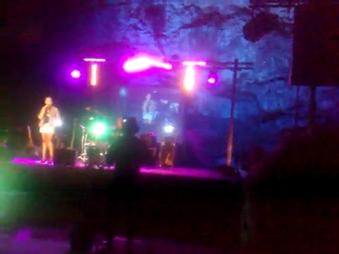 En équilibre Chimène Badi La voix en live Pierrelatte 10 juillet 2010